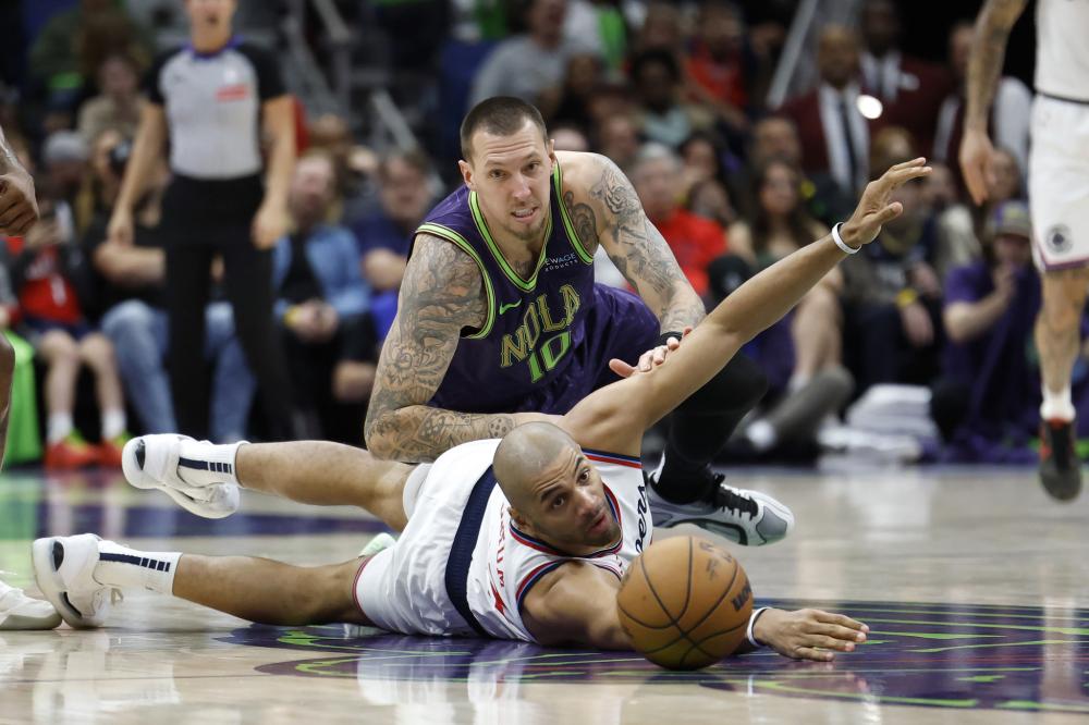 甚至在防守 甚至在防守